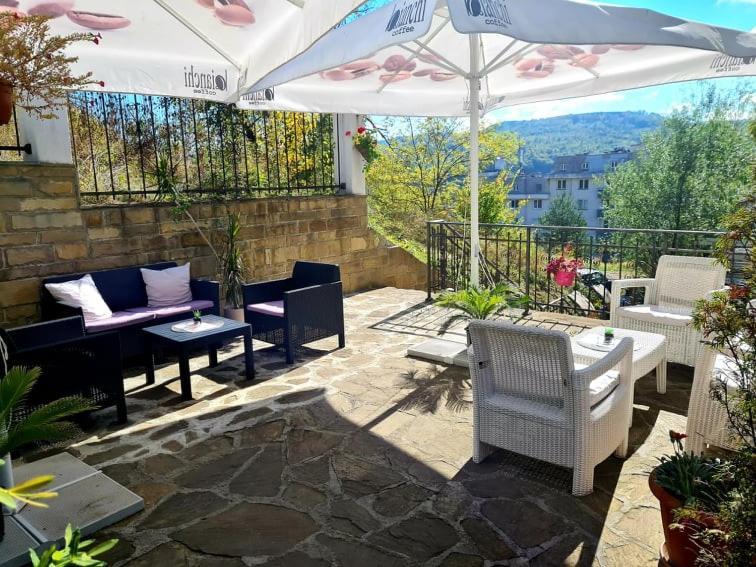 Family Hotel Bela Triavna Exterior foto