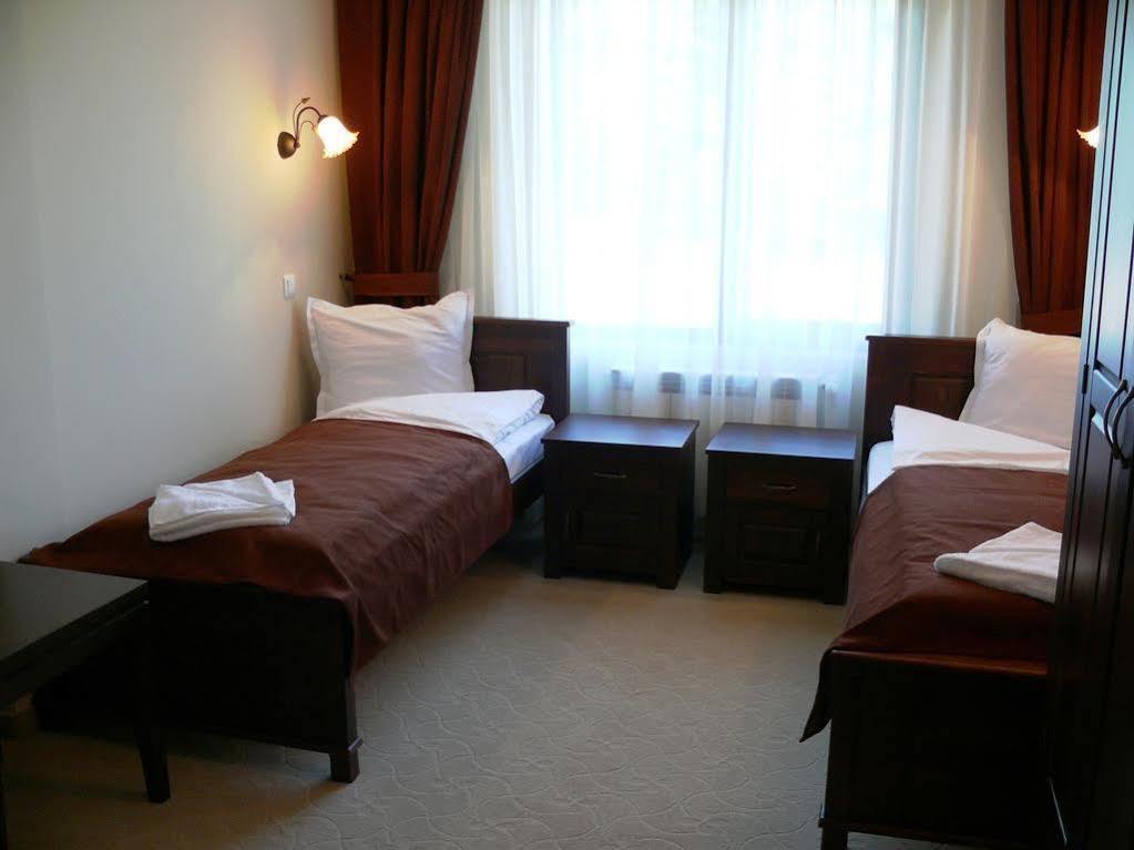 Family Hotel Bela Triavna Exterior foto